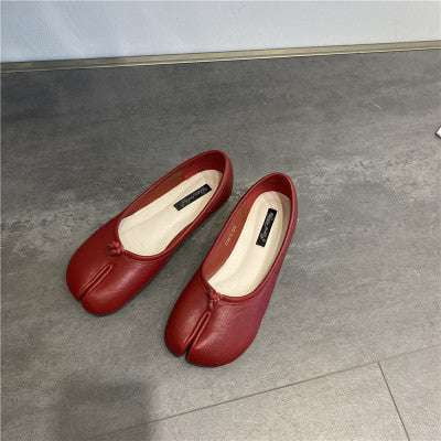 Fashionable Casual Flats Versatile Leather Slippers Daily Wear Shoes - available at Sparq Mart